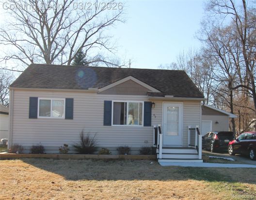 43 Doremus Ave, Waterford, MI 48328
