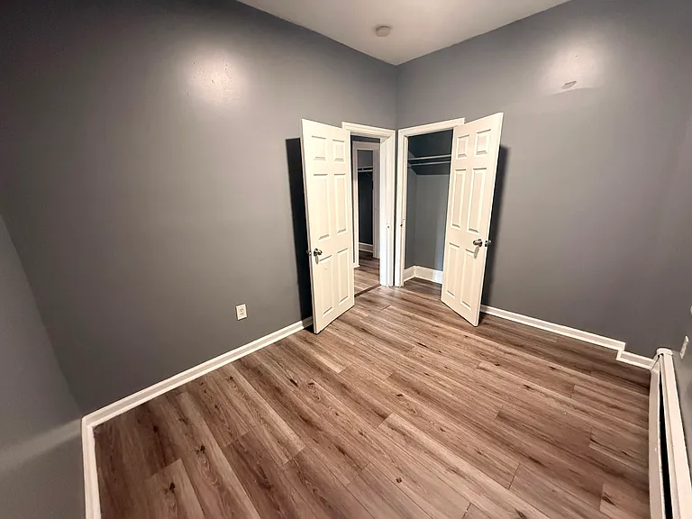 113 Armstrong Ave #1E — Photo 6