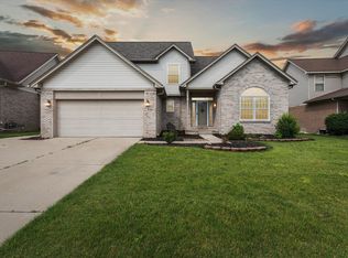 24178 Curt Dr, Brownstown, MI 48183