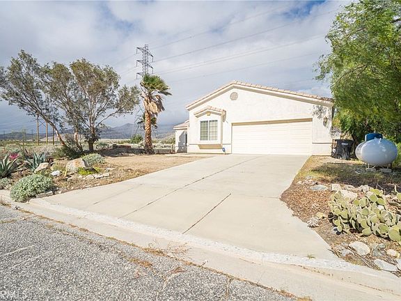 4th image of 55432 Calico Ave