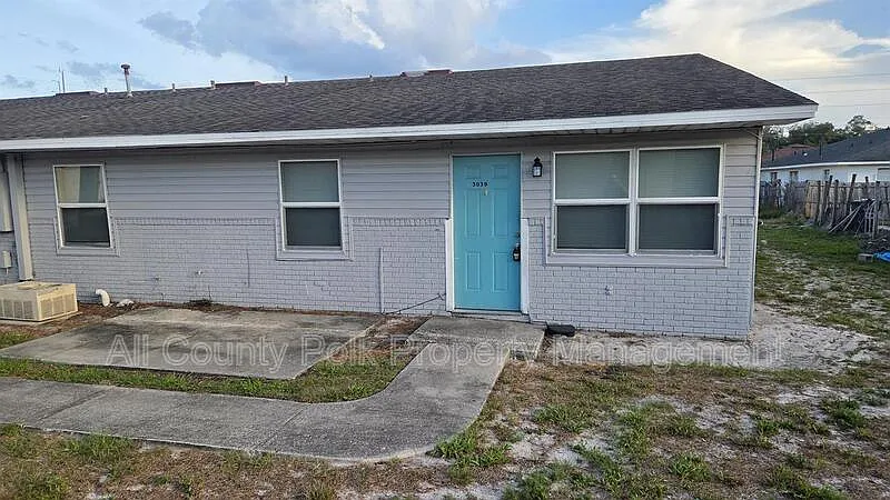 3039 Saint Paul Dr
