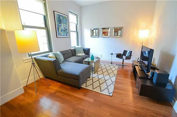 Rented by Global Realty Opportunities | media 20