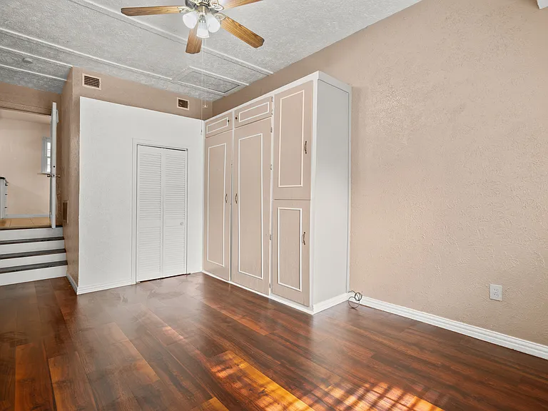 5712 Avenue D — Photo 9