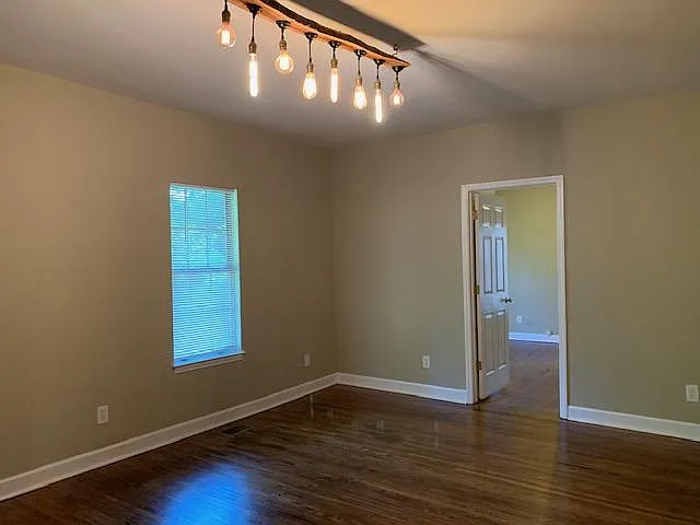 1227 Chester Ave — Photo 3