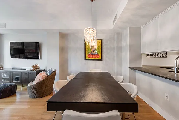 Sold by Nest Seekers International | media 4