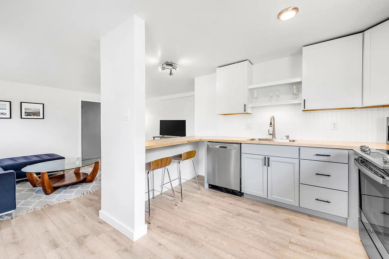 2 bed, 750 sqft, $2,000 — Photo 3