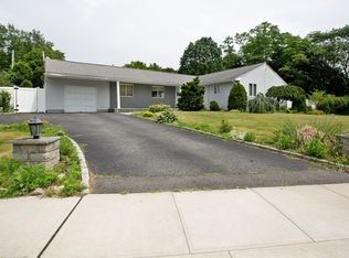 44 Donna Ln, Commack, NY 11725