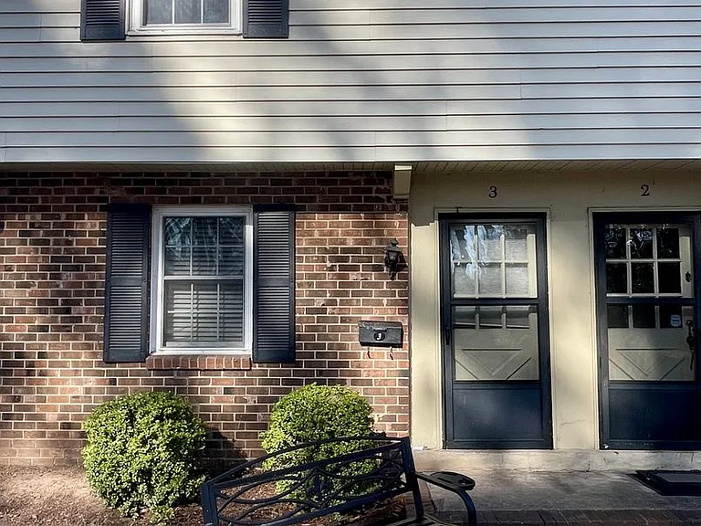 1002 Willow Dr #3 — Photo 1
