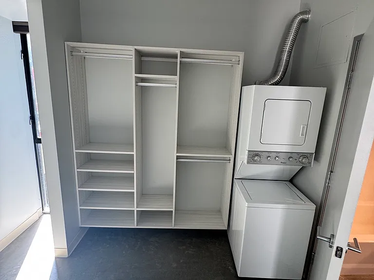 1929 Columbia St #302 — Photo 8