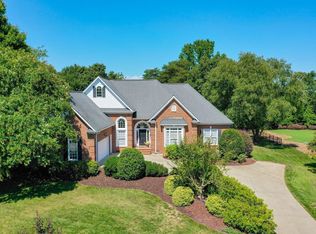 211 Goldenstar Ln, Greer, SC 29651