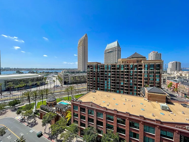 550 Front St #907 — Photo 30