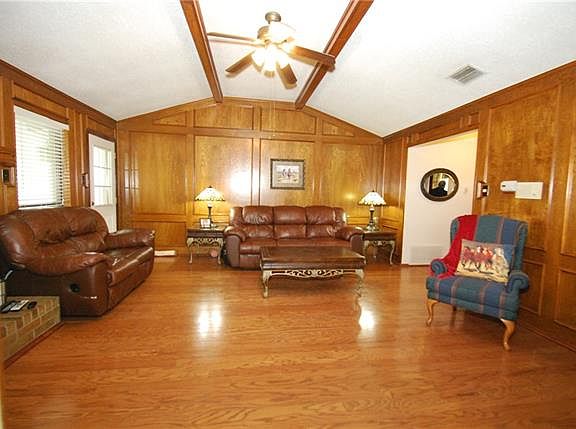 5th image of 1904 Vista Oaks Dr