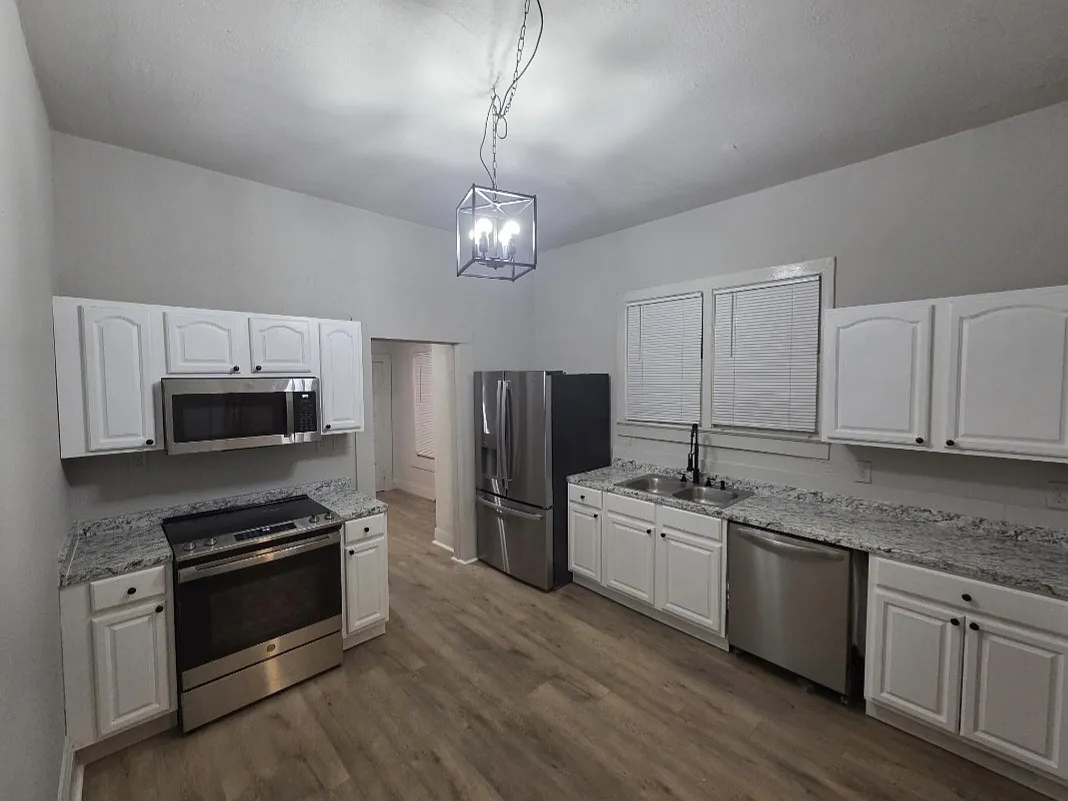 4 bed, 1611 sqft, $2,250 — Photo 3