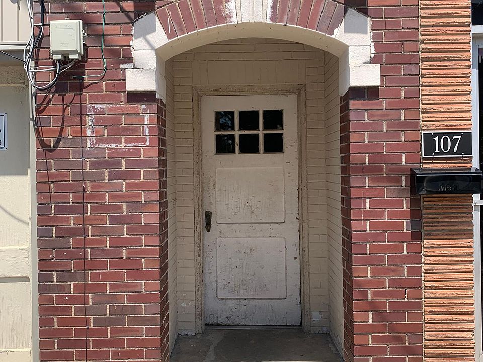 1st image of 105 Center St #5