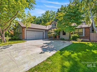 2000 S White Pine Ln, Boise, ID 83706