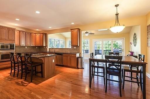 2nd image of 125 Endean Dr