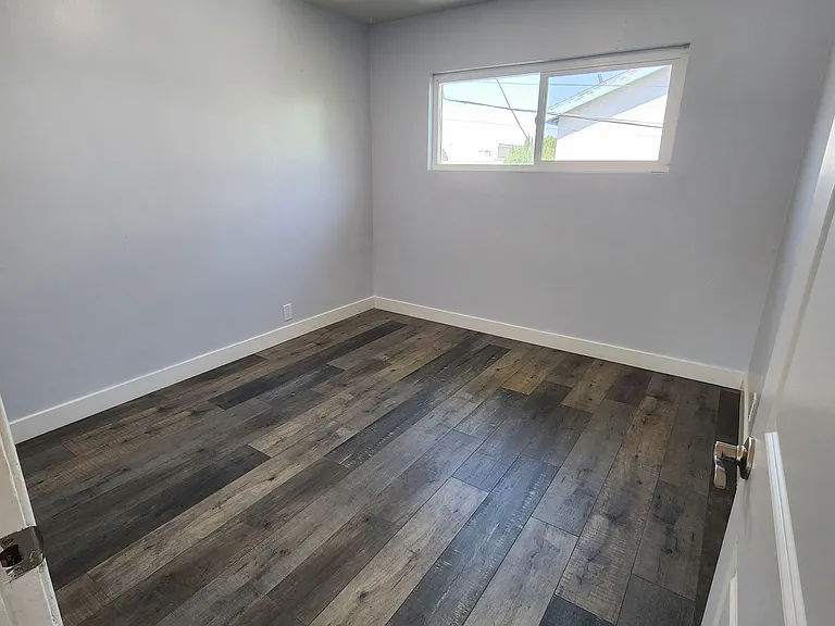 1123 E Hellman St #7 — Photo 8