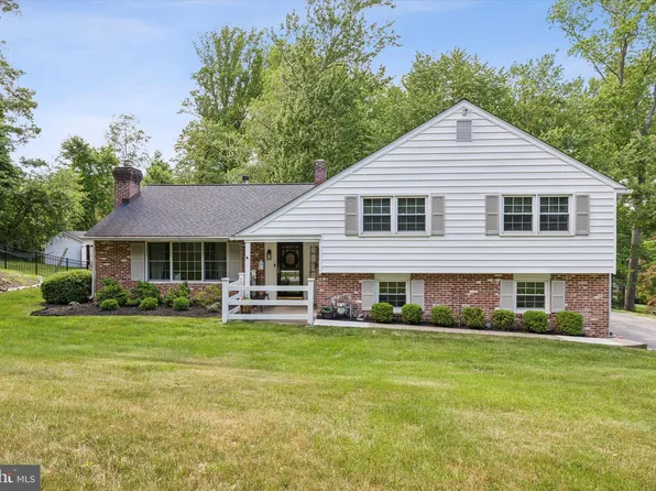 412 Hilltop Rd, Paoli, PA 19301