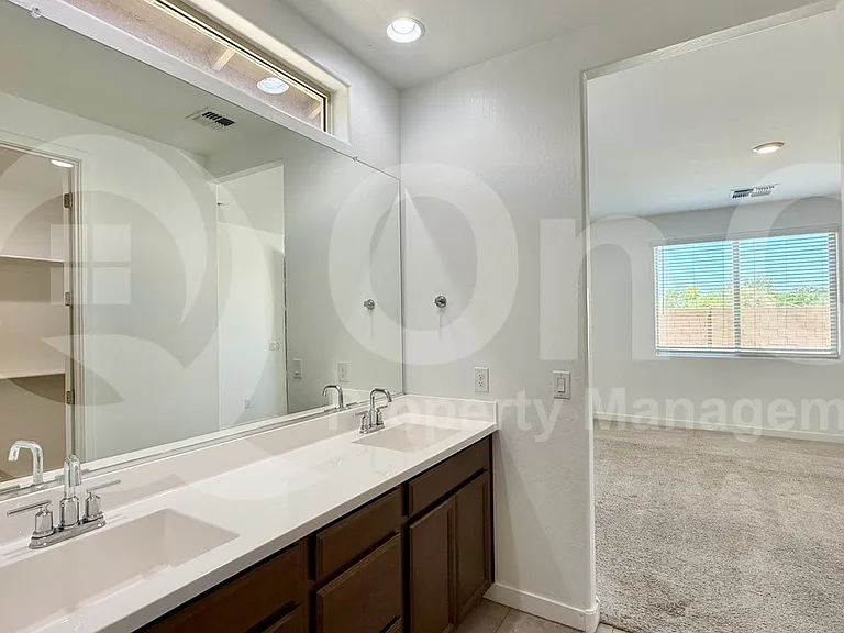 6342 W Raymond St — Photo 7