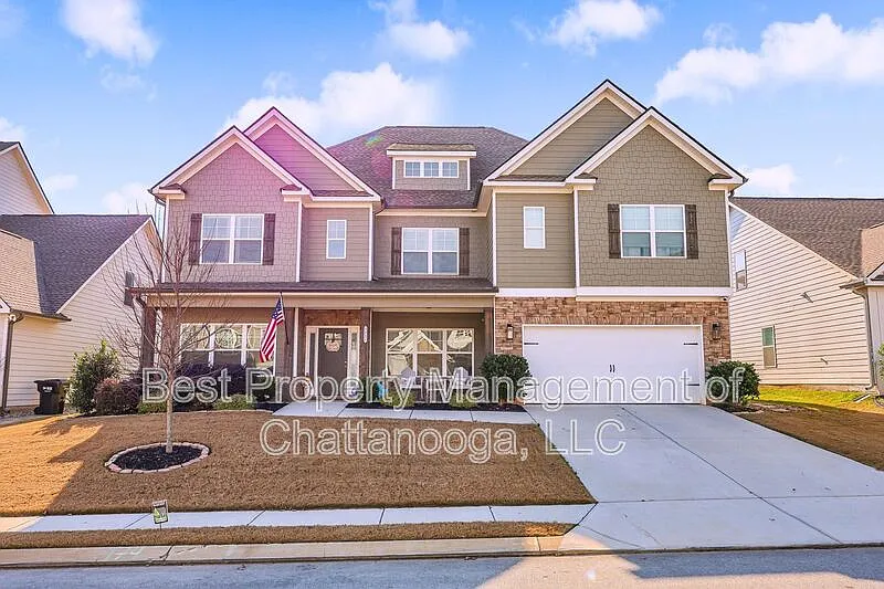 5 bed, 4.5 bath, 4203 sqft, $3,450 — Photo 1