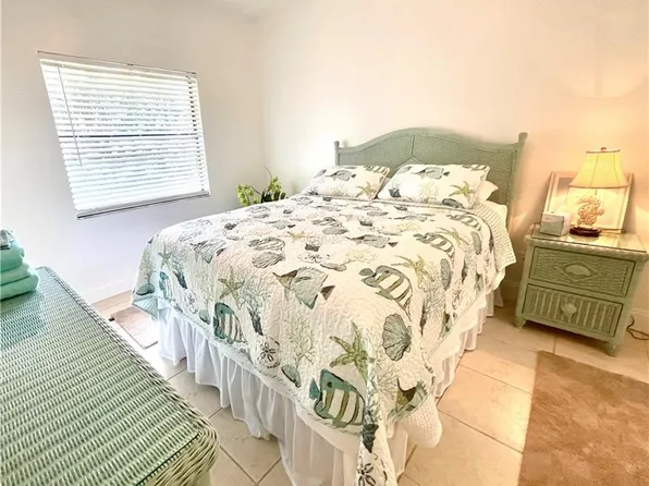 (undisclosed Address), Naples, FL 34105