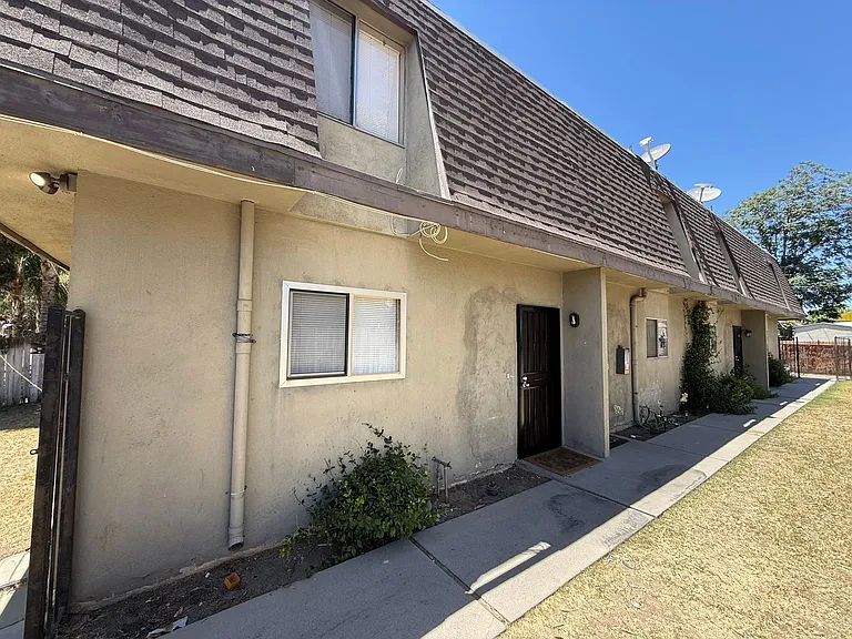 1720 Orange St — Photo 1