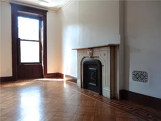 Rented by R New York