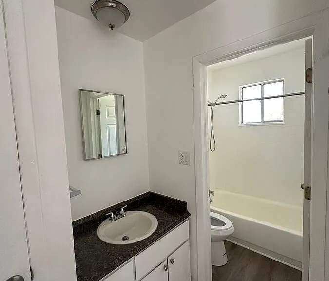 Keri Lyn Apartments — Photo 5