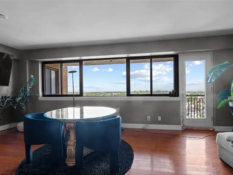 60 Parkway Dr E #12A — Photo 15