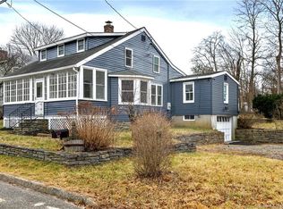 11 Village St, Deep River, CT 06417