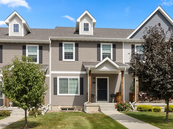 2616 Lexington Dr, Norwalk, IA 50211