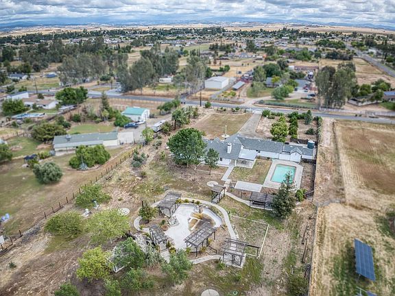 5th image of 16564 Monreal Rd