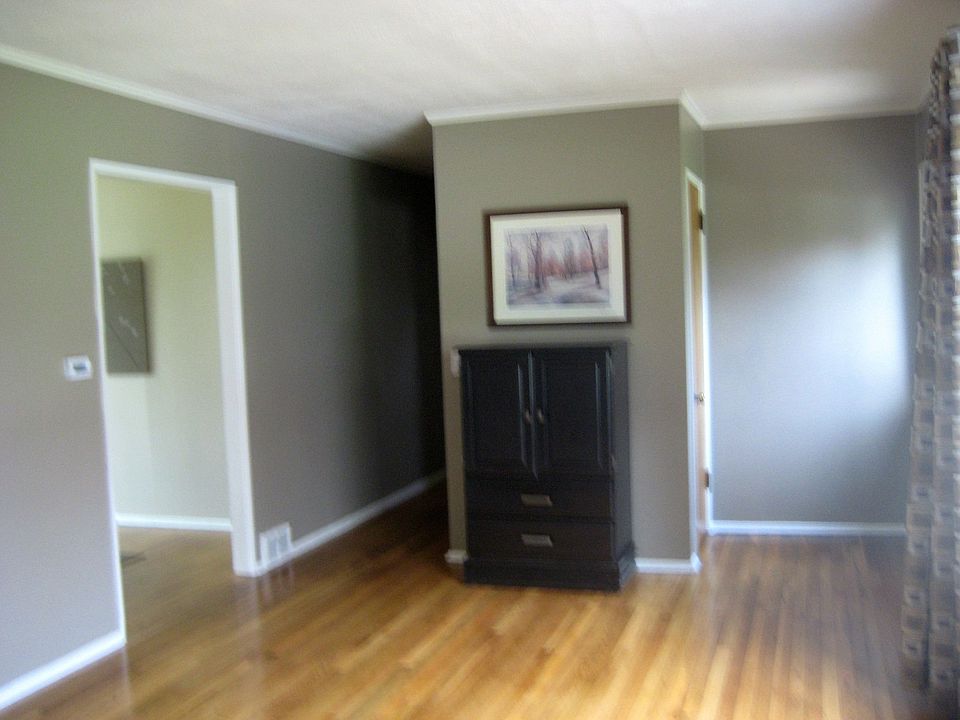 2nd image of 1515 Ridgewood Dr