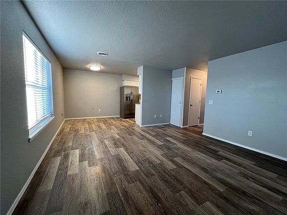 3rd image of 1225 W Sunset Dr