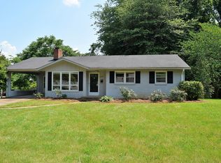 2556 Alderney Ln, Winston Salem, NC 27103