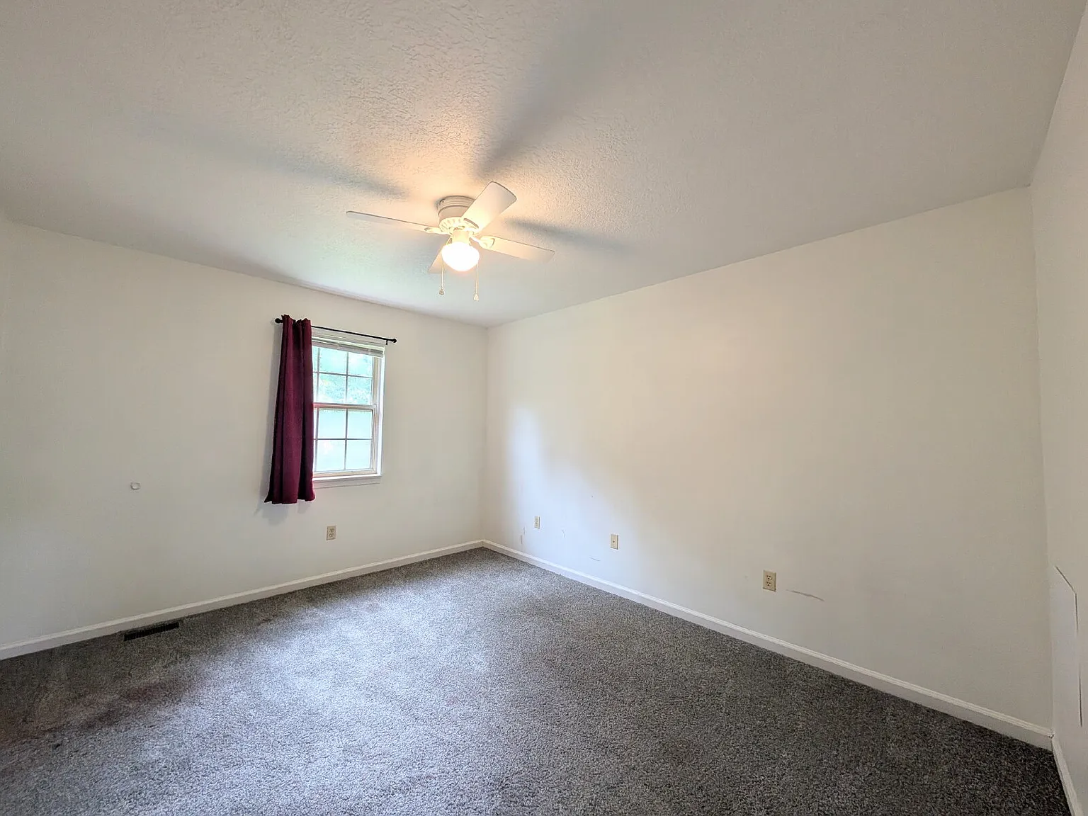 2 bed, 1.0 bath, $950 — Photo 4