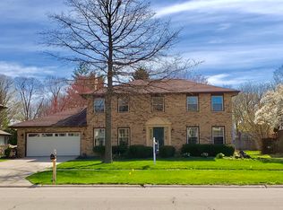 2019 Cromwell Dr, Wheaton, IL