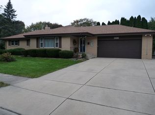 3306 Burrmont Rd, Rockford, IL 61107