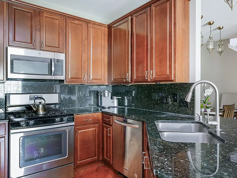 1307 W Lake St #303A — Photo 10