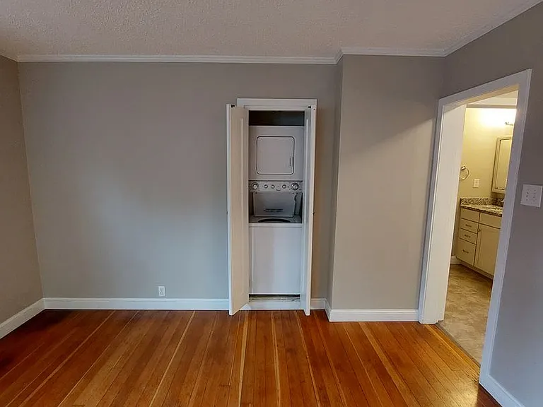 2516 Cornwall Ave #8 — Photo 15