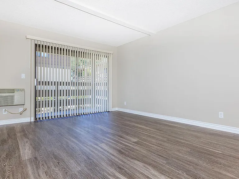 Raintree Apartment Homes — Photo 22
