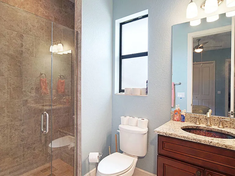 1502 SW 38th St — Photo 15