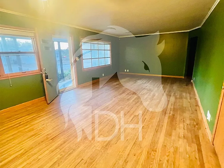 314 S Harding St — Photo 2