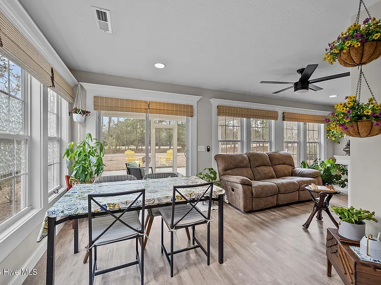 508 Azalea Dr — Photo 25