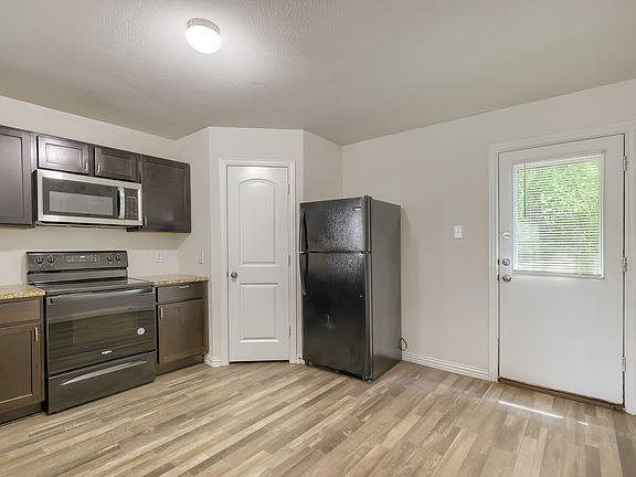 4th image of 1509 Fairway Dr