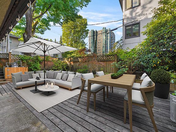 2nd image of 2935 Spruce St #101