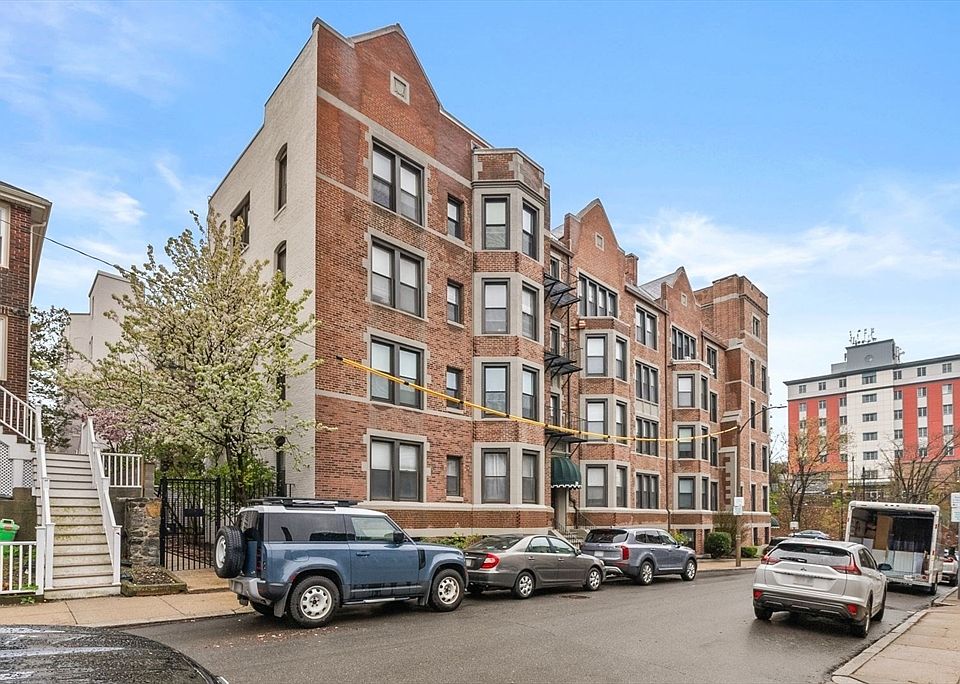 1st image of 26 Commonwealth Ter APT 19