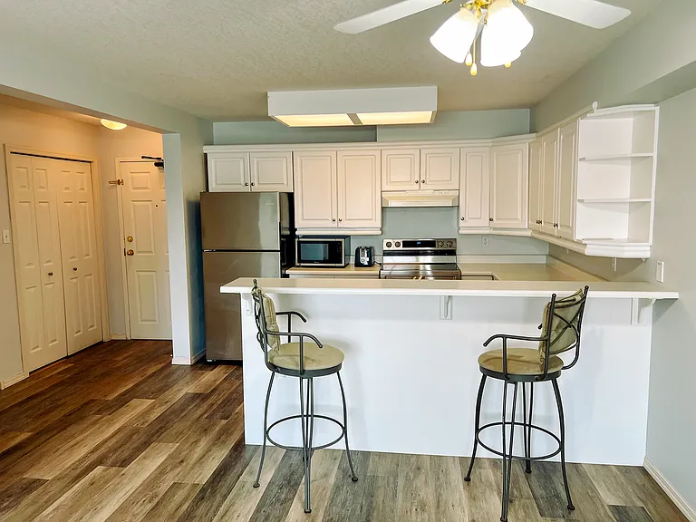 620 Columbia Blvd W #214 — Photo 2