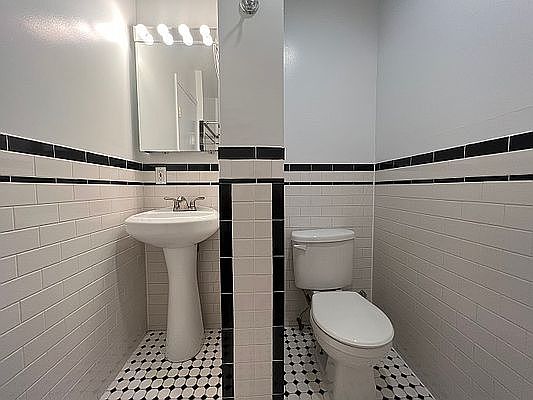 4th image of 76 Charles St #1F