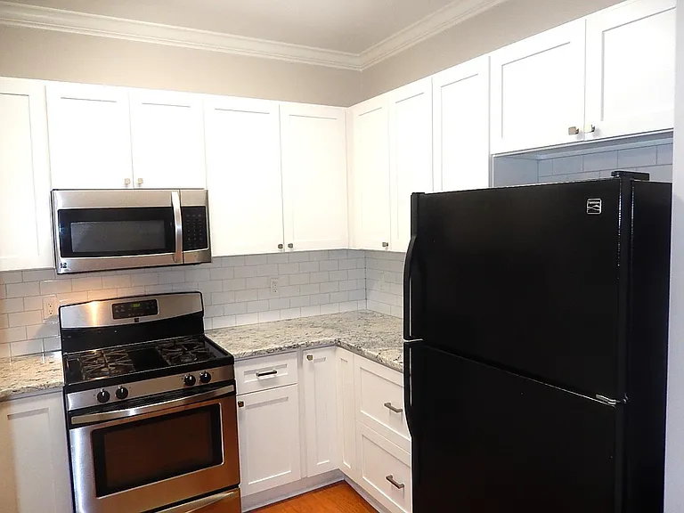 211 Bridgepath Dr — Photo 9